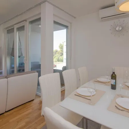 Mario Luxus-wohnung In By Interhome