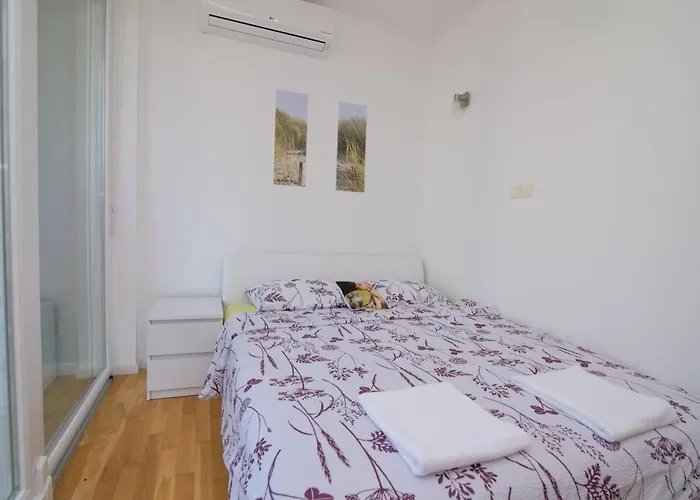 Mario Luxus-wohnung In By Interhome Mali Lošinj