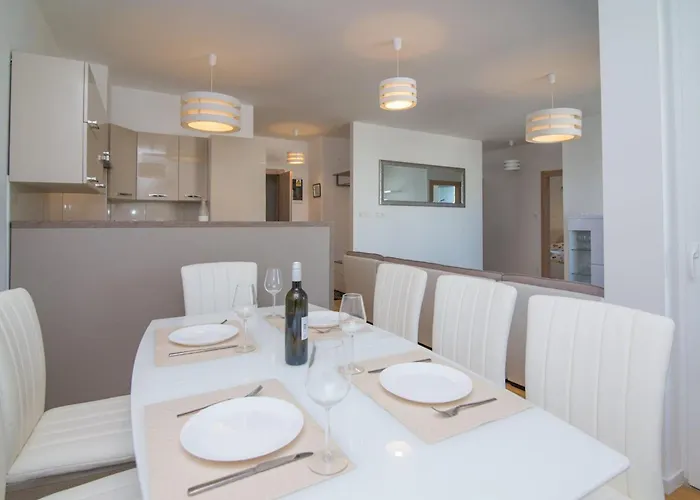 Apartamento Mario Luxus-wohnung In By Interhome Mali Lošinj