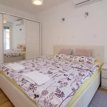 Apartment Mario Luxus-wohnung In By Interhome Mali Losinj