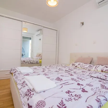 Mario Luxus-wohnung In By Interhome *